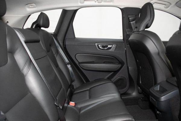 2019 Volvo XC60 UZ D4 Momentum SUV image 3