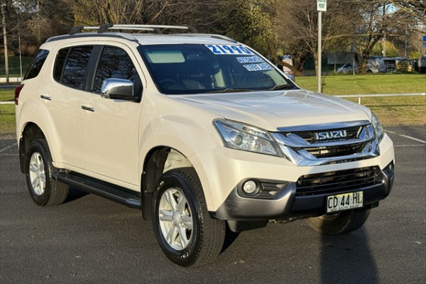2015 Isuzu MU-X LS-T SUV Image 1