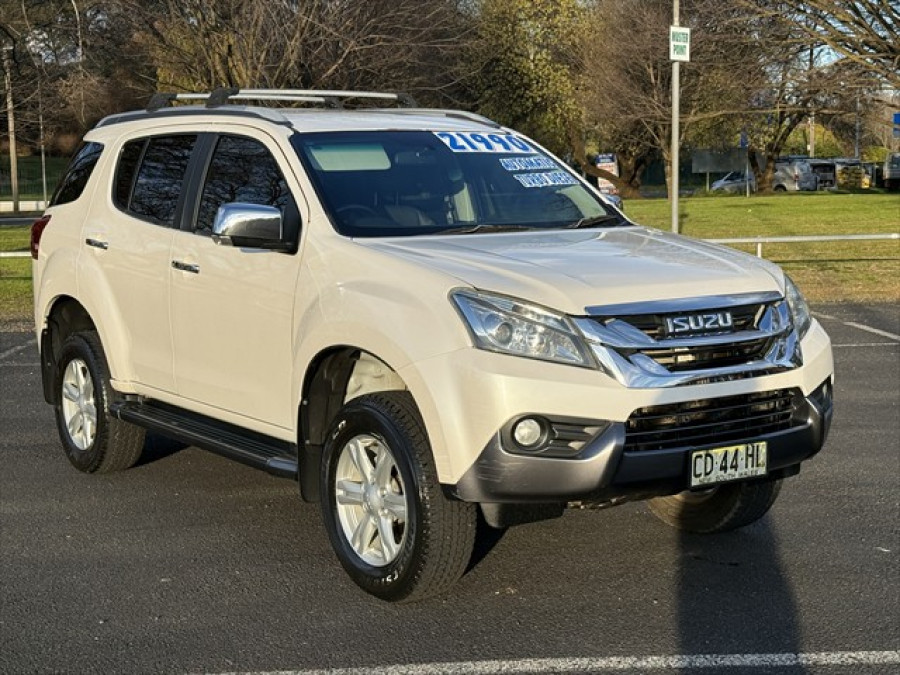 2015 Isuzu MU-X LS-T SUV Image 1