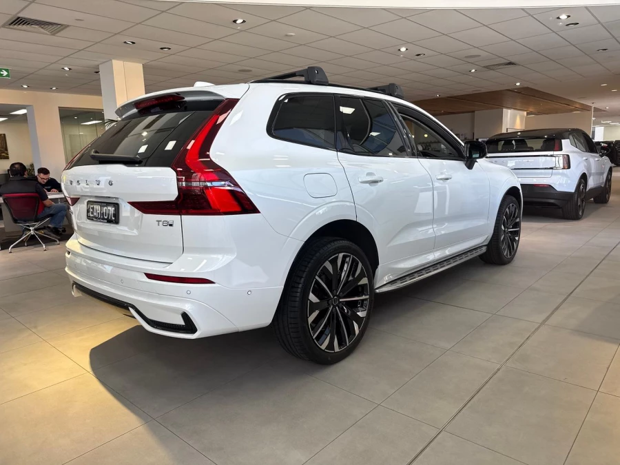 2025 MY26 Volvo XC60 UZ Ultra T8 Plug-in Hybrid Dark SUV Image 6