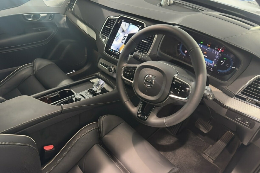 2024 Volvo XC90 L Series Recharge Ultimate T8 Plug-In Hybrid SUV Image 13