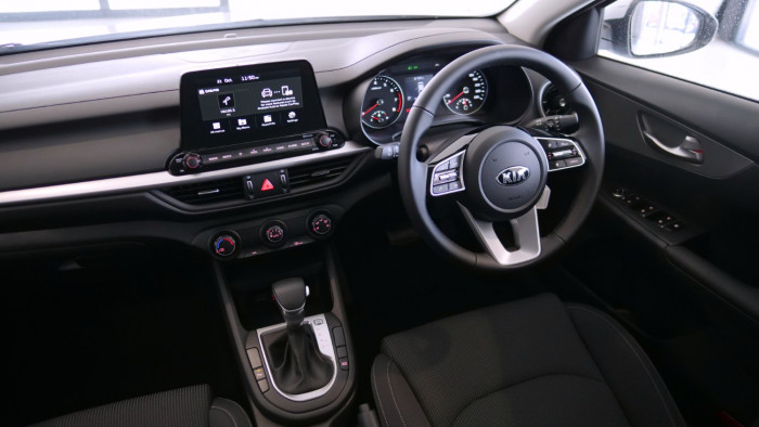 2020 MY1  Kia Cerato BD S with Safety Pack Hatchback Image 21