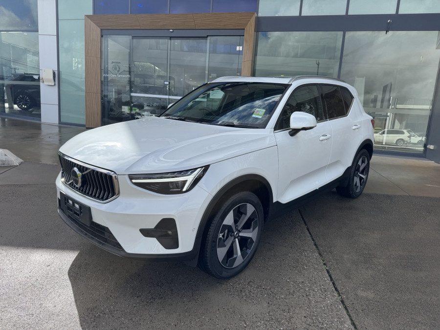 2026 Volvo XC40 XZ Ultra B4 Bright SUV Image 1