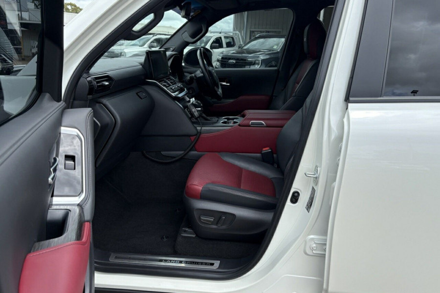2022 Toyota LandCruiser FJA300R GR Sport Wagon Image 6
