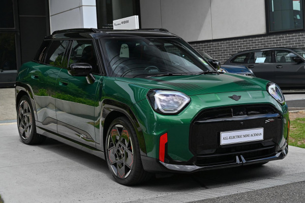 MINI Aceman JCW E Favoured J05