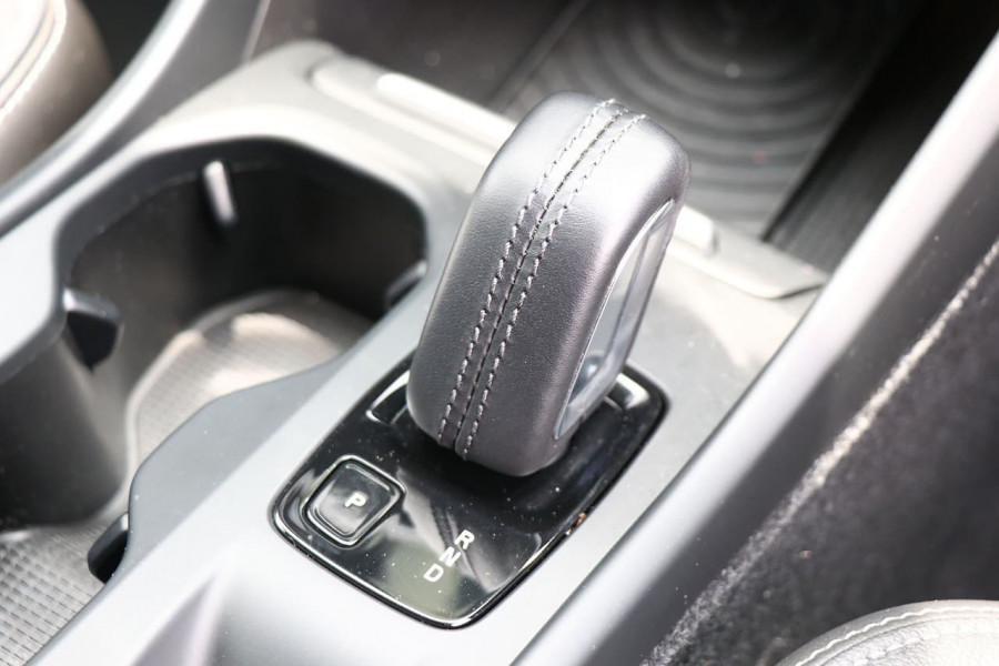 2018 Volvo Xc40 (No Series) MY19 T4 Momentum Suv Image 12