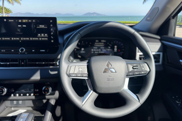 2025 Mitsubishi Outlander ZM ES SUV Image 8