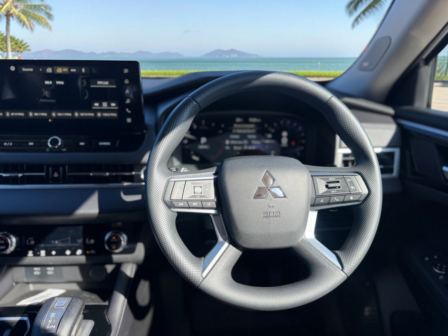 2025 Mitsubishi Outlander ZM ES SUV Image 8