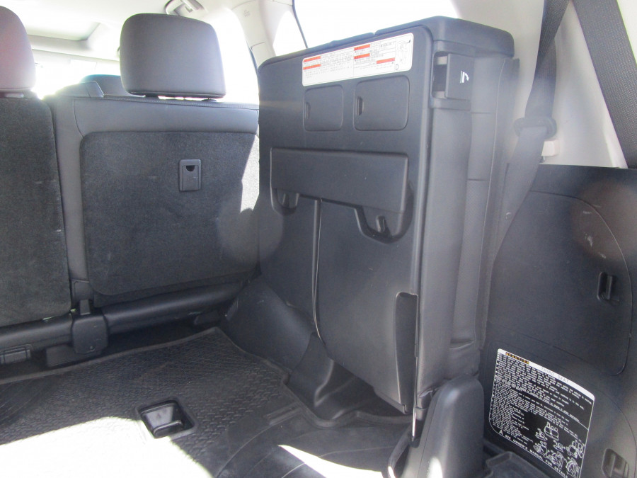 2020 Toyota LandCruiser VDJ200R VX SUV Image 17