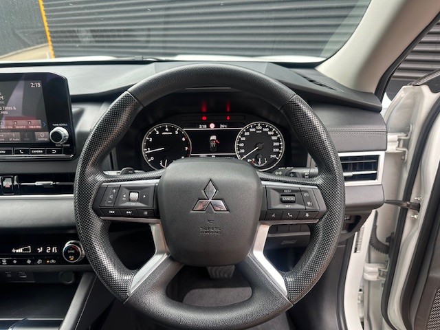 2023 Mitsubishi Outlander ZM ES SUV Image 12