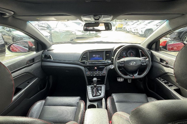 2018 Hyundai Elantra AD SR Sedan Image 10