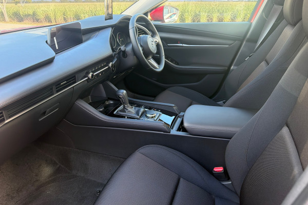 2025 Mazda 3 BP Series G20 Pure Sedan Image 4