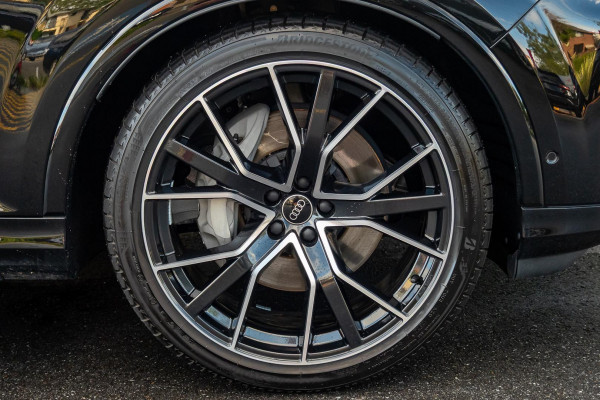 2024 MY25 Audi Q7 4M 55 TFSI S line SUV image 24