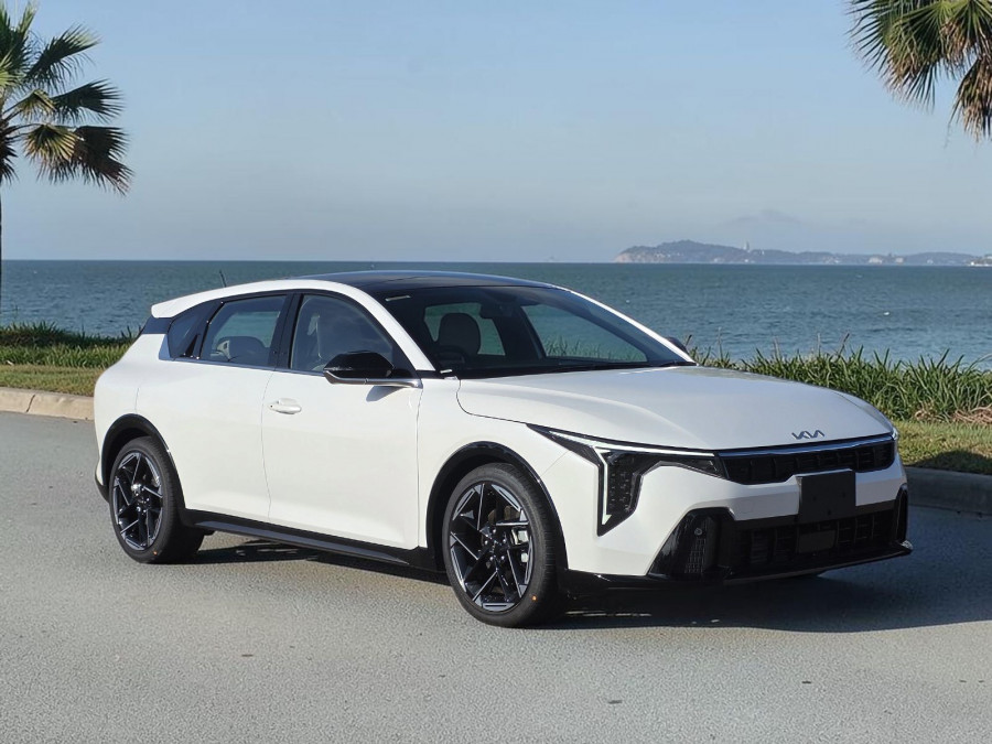 2025 MY26 Kia K4 CL4m GT-Line Hatch Image 1