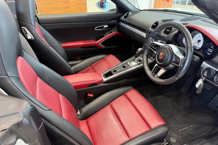 2016 MY17 Porsche 718 982  Convertible Image 28