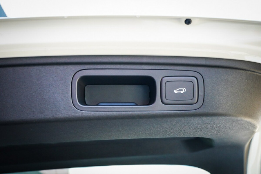 2025 MG HS AS33 Essence SUV Image 15