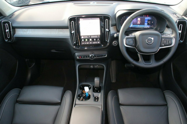 2025 MY26 Volvo XC40 XZ Plus B4 SUV Image 6