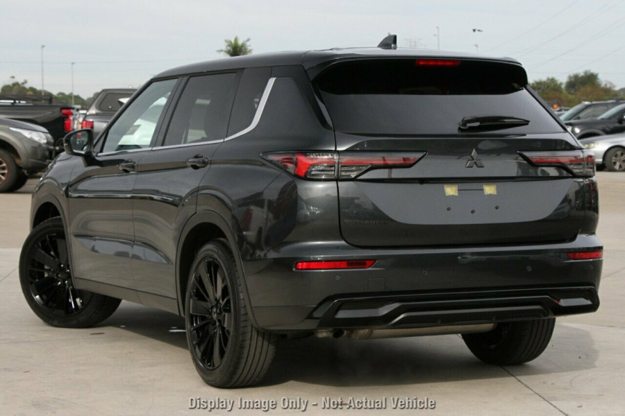 2026 Mitsubishi Outlander ZM Black Edition SUV Image 3