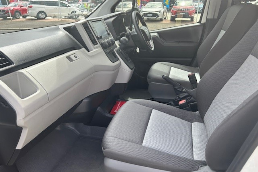 2020 Toyota HiAce GDH300R  Crew Van Image 18