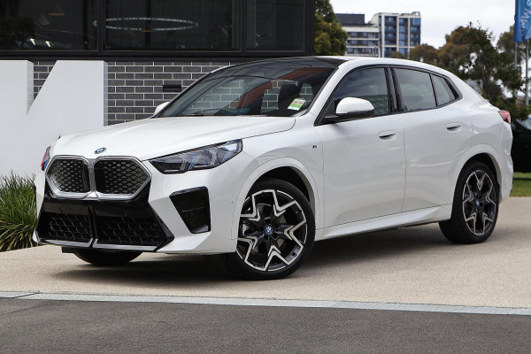 2024 BMW iX2 U10 xDrive30 M Sport SUV image 2