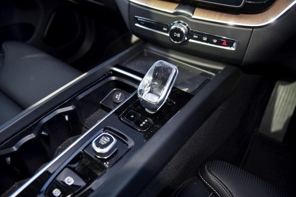 2025 MY26 Volvo XC60 UZ Ultra B5 Dark SUV Image 20
