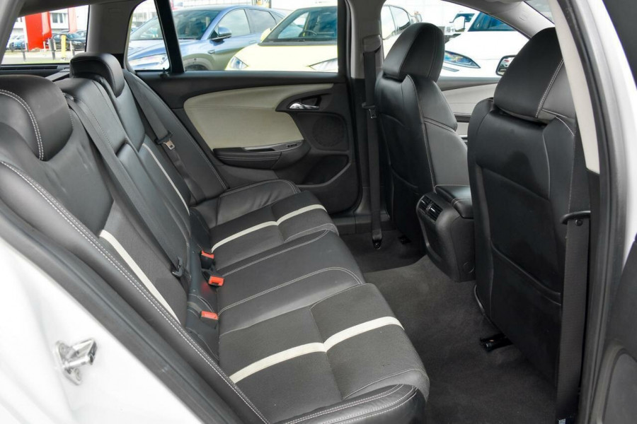 2015 MY16 Holden Calais VF V Wagon Image 5