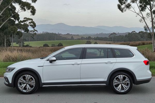 2023 Volkswagen Passat B8 Alltrack 162TSI Wagon Image 4