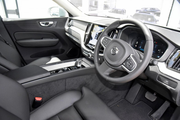 2024 Volvo XC60  Plus B5 SUV Image 4