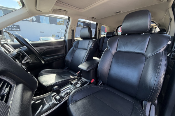 2018 MY18.5 Mitsubishi Outlander ZL Exceed SUV Image 16