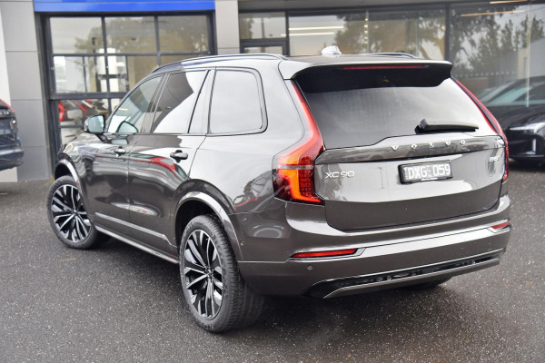 2025 MY26 Volvo XC90 L Series Ultra B5 Dark SUV Image 3