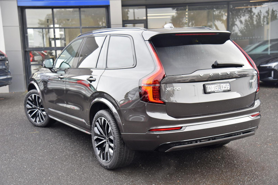 2025 MY26 Volvo XC90 L Series Ultra B5 Dark SUV Image 3