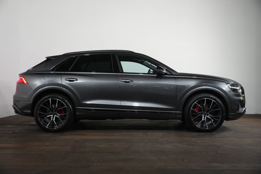 2024 Audi Q8 F1 60 TFSI e S Line SUV Image 4