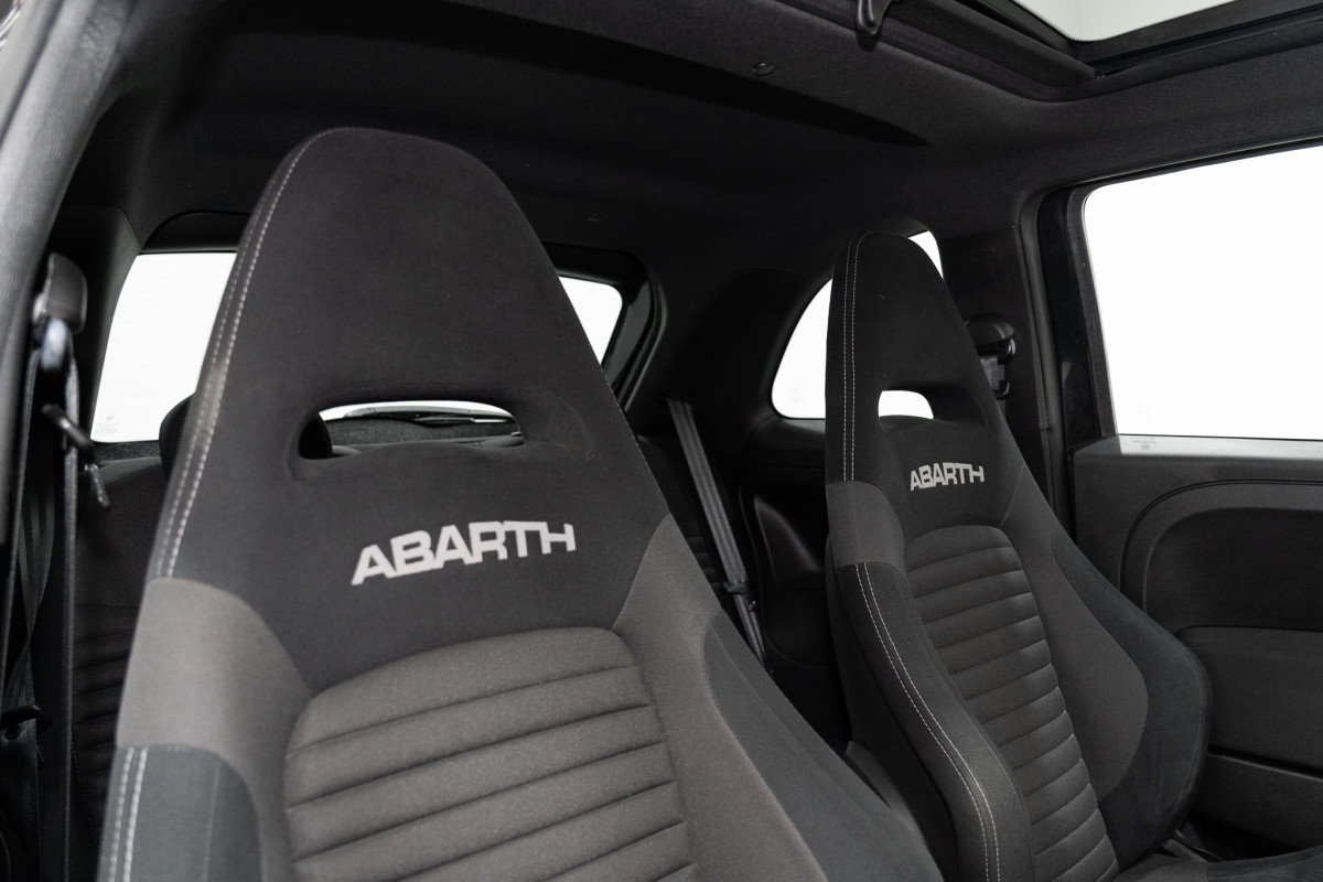 2018 Abarth 595 Competizione Hatch Image 3