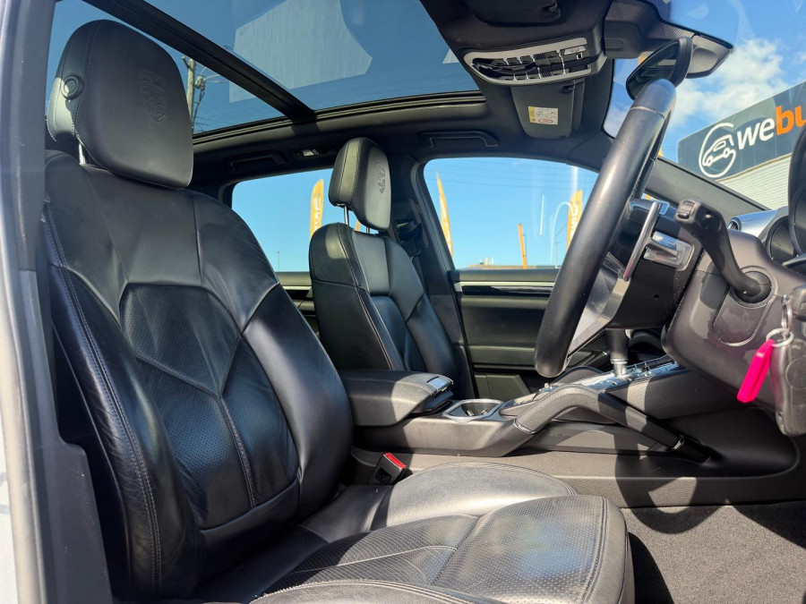 2016 MY17 Porsche Cayenne 92A Platinum Edition SUV Image 15