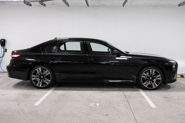 2026 BMW 7 Series G70 740i M Sport Sedan image 5