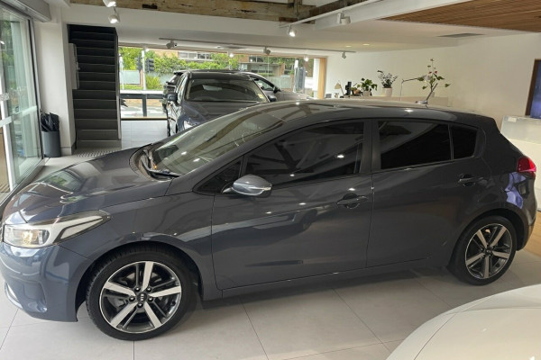 2017 MY18 Kia Cerato YD Sport Hatch Image 6