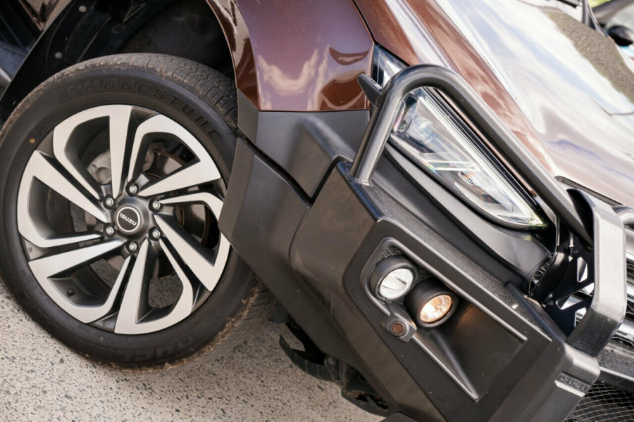 2022 MY23 Isuzu MU-X RJ LS-T SUV Image 6