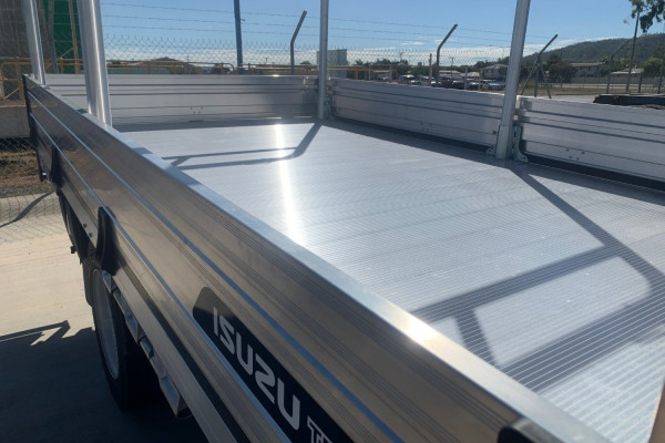 2025 Isuzu  NPR 45/65-175 MT D28 TRADE TRADEPACK Tray Image 14