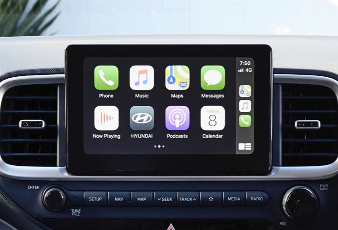 Apple CarPlay<sup>TM</sup> and Android<sup>TM</sup> Auto compatibility. 