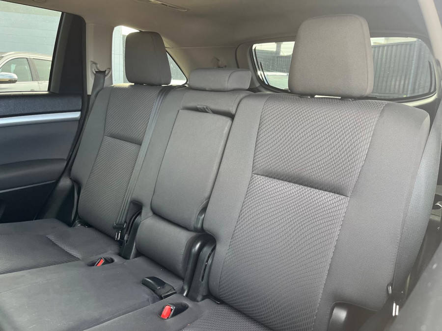 2017 Toyota Kluger GSU55R GX SUV Image 13