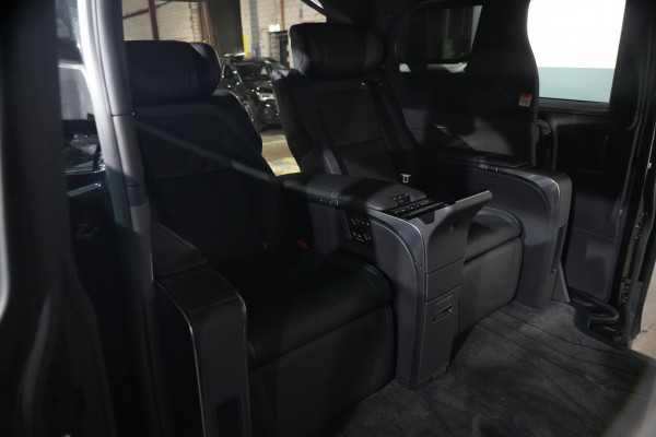 2025 Lexus LM 500h Ultra Luxury Black Trim SUV Image 30