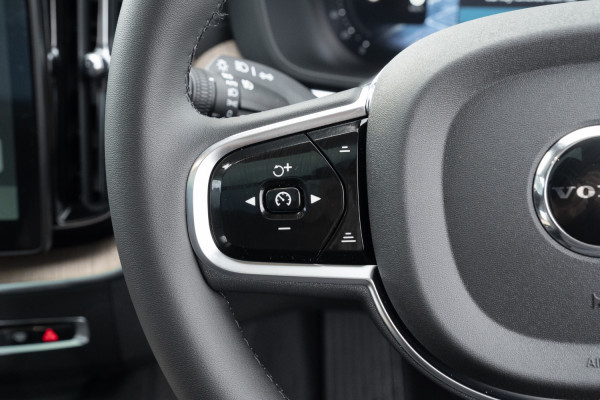 2026 Volvo XC60 UZ Ultra B5 Dark SUV image 24