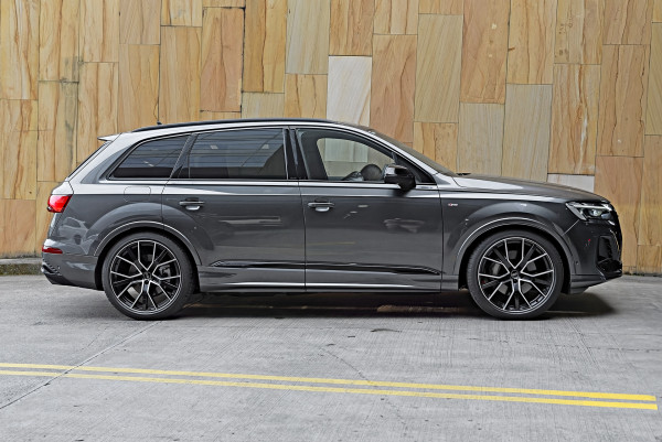 2026 MY25 Audi Q7 4M TFSI 250kW S line SUV image 3