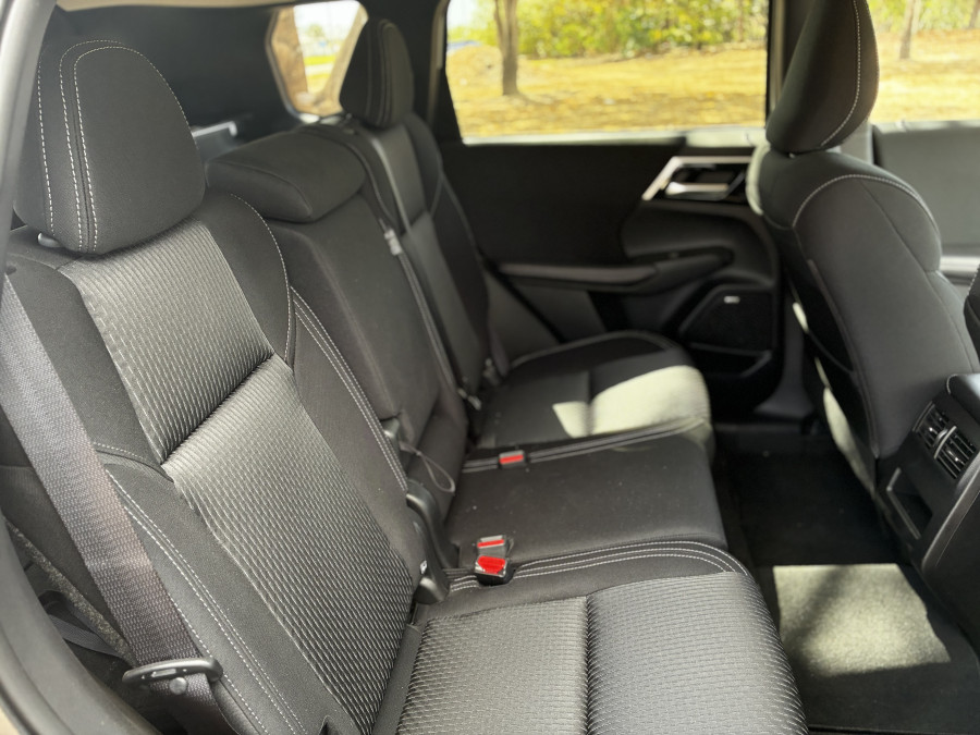 2025 Mitsubishi Outlander ZM LS SUV Image 13