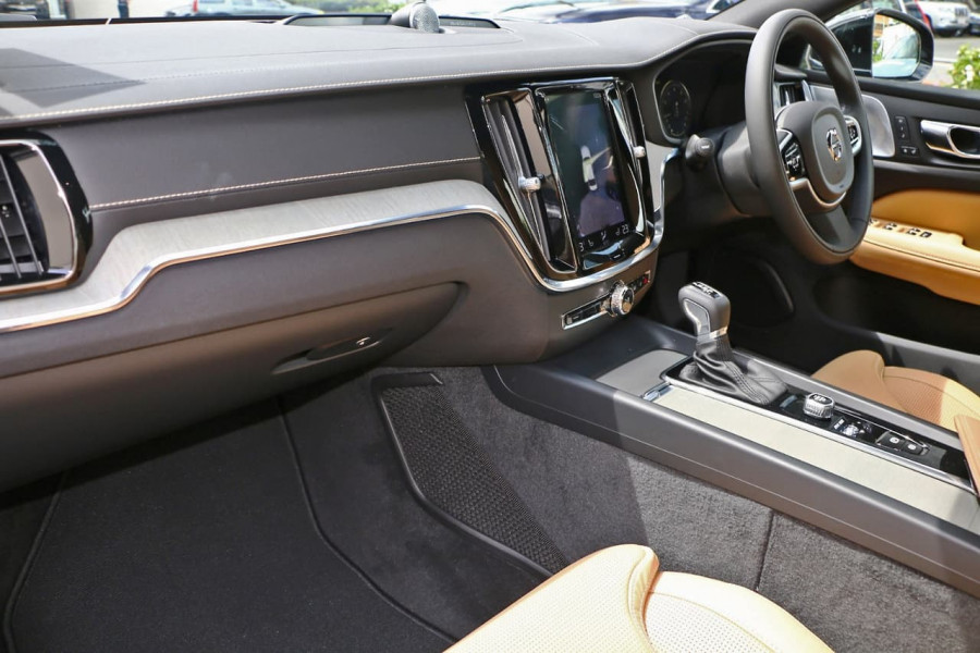 2019 MY20 Volvo S60 Z Series T5 Inscription Sedan Image 7