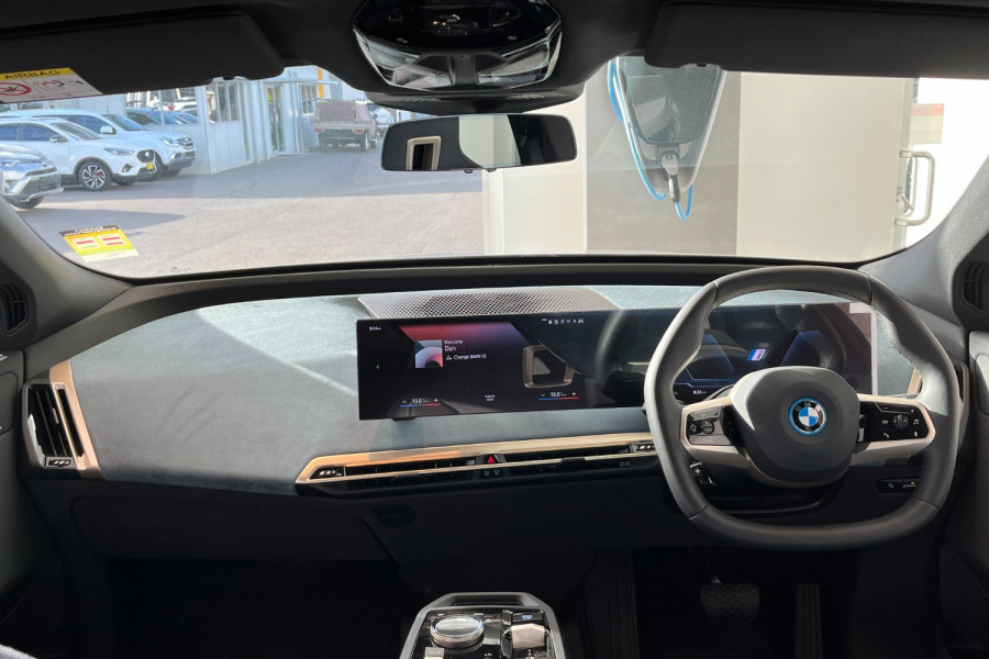 2022 BMW I20-    IX   I20 I20 xDrive40 Sport SUV Image 17