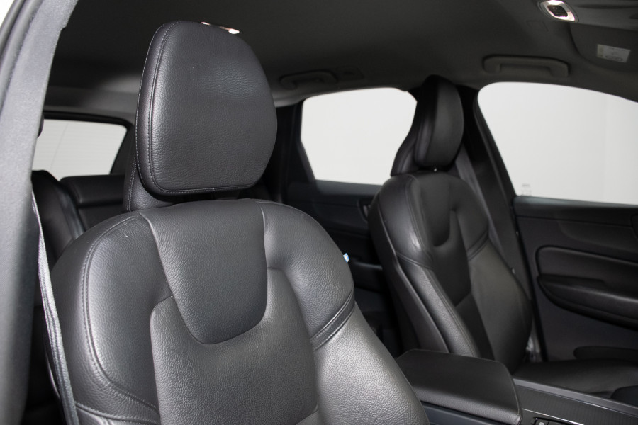 2019 Volvo XC60 UZ D4 Momentum SUV Image 4
