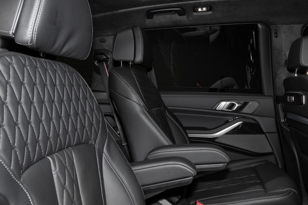 2025 BMW X7 G07 LCI xDrive40d M Sport SUV image 9