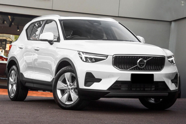 2025 Volvo XC40 XZ Plus B4 SUV