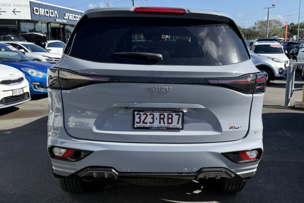 2026 Isuzu MU-X RJ X-TERRAIN SUV Image 9